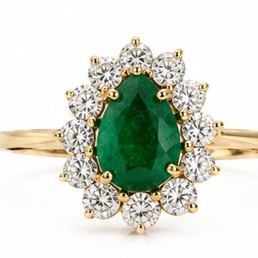 Anel Imperatriz — gema verde oval envolta por halo cravejado em ouro